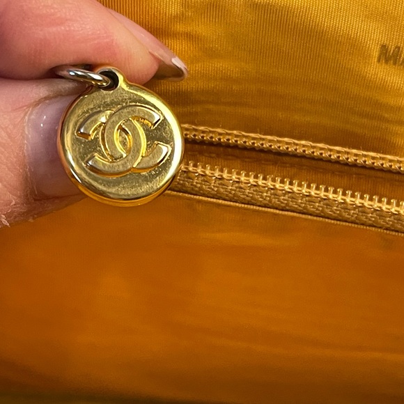 AUTHENTIC CHANEL 🔥CAVIAR LEATHER ZIP AROUND OVERSIZED WALLET ON A CHAIN - Picture 12 of 14